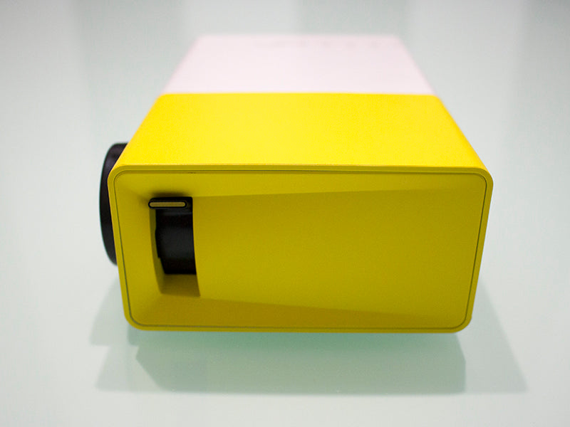 MINI PROYECTOR PORTATIL