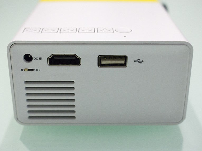 MINI PROYECTOR PORTATIL